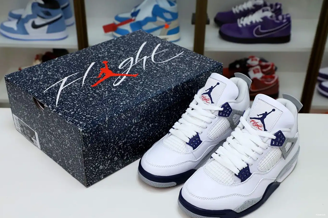 RETRO JORDAN AIR 4 DH6927-140 NAVY